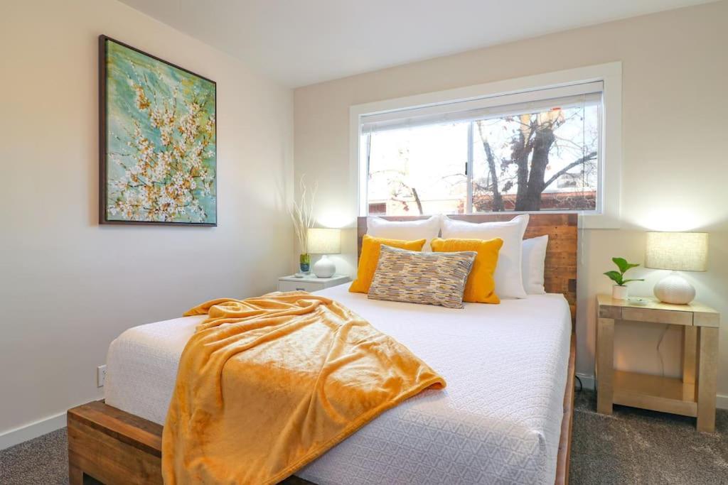 Condo 24! Prized Location. Modern! Bright! Enjoy! Boise Exterior photo